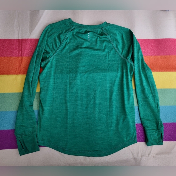 Primary 10 Grass Green Active Shirt - Picture 5 of 7